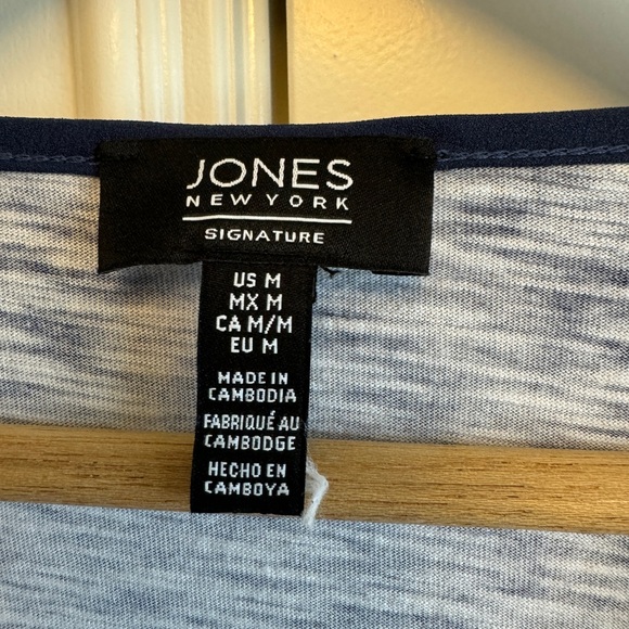 Jones New York tshirt with pocket detail - Picture 3 of 8
